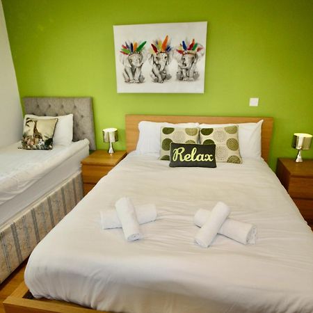 Four Corners Holiday Home Hot Tub & Sauna Ferndown Eksteriør billede