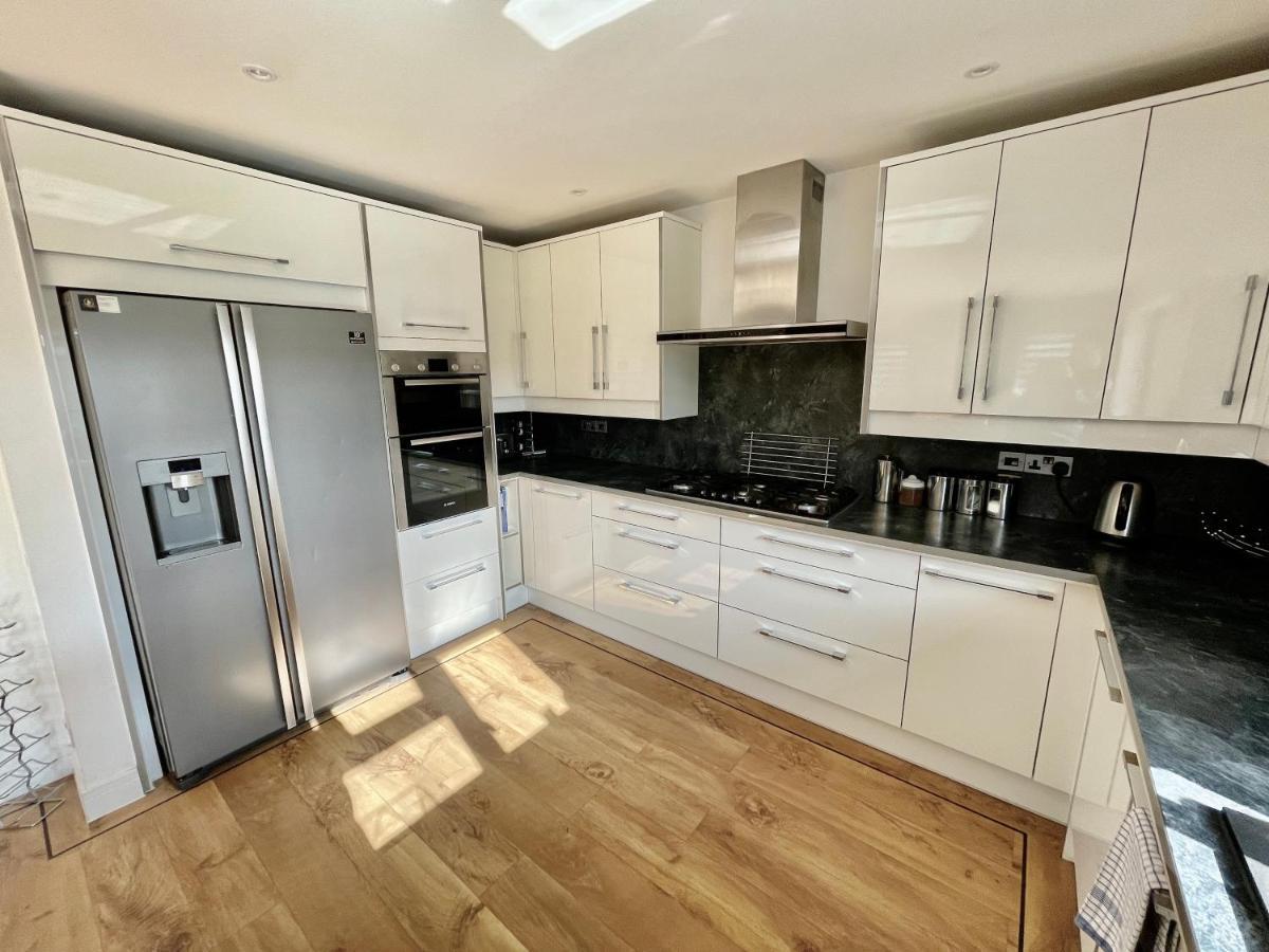 Four Corners Holiday Home Hot Tub & Sauna Ferndown Eksteriør billede