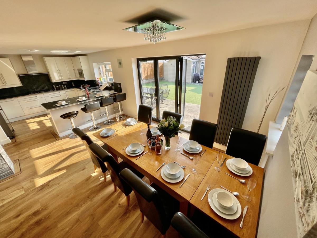 Four Corners Holiday Home Hot Tub & Sauna Ferndown Eksteriør billede