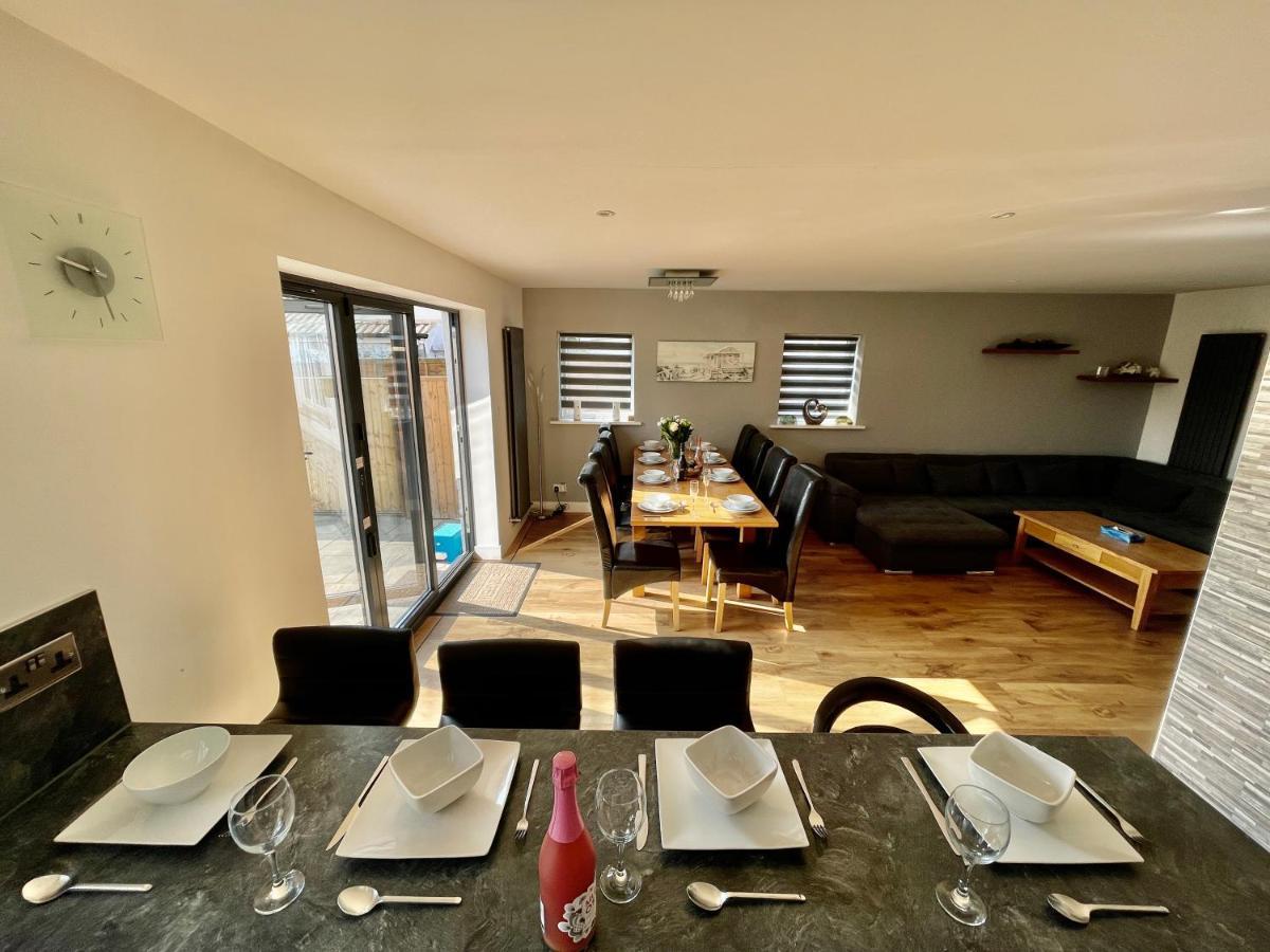 Four Corners Holiday Home Hot Tub & Sauna Ferndown Eksteriør billede