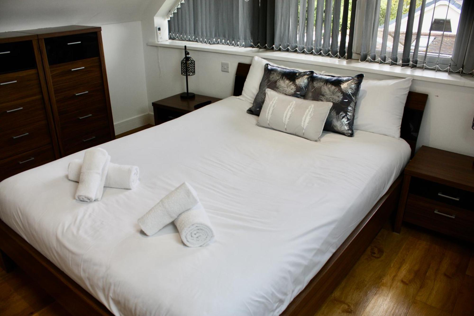 Four Corners Holiday Home Hot Tub & Sauna Ferndown Eksteriør billede