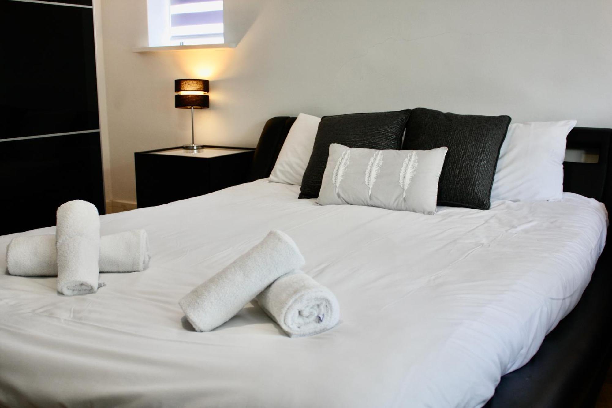 Four Corners Holiday Home Hot Tub & Sauna Ferndown Eksteriør billede