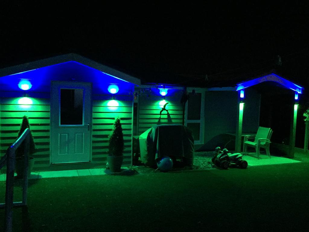 Four Corners Holiday Home Hot Tub & Sauna Ferndown Eksteriør billede
