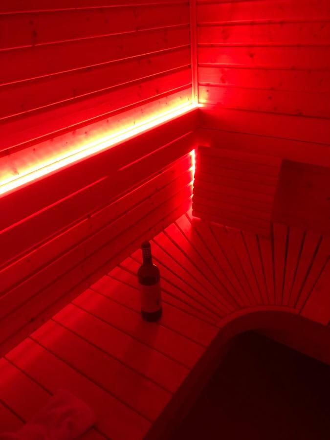 Four Corners Holiday Home Hot Tub & Sauna Ferndown Eksteriør billede